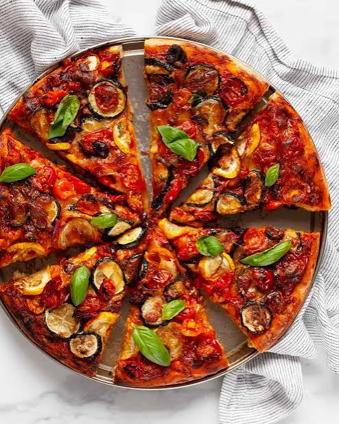 Medium Vegtable Pizza/መዲየም አትክልት ፒዛ
